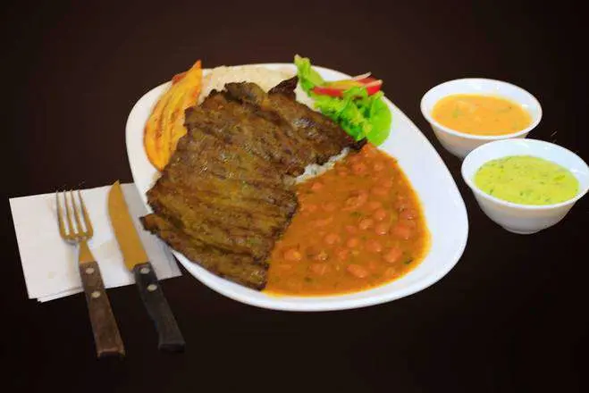 [ESPCAR2] Carne Frita con Arroz, Menestra y Ensalada